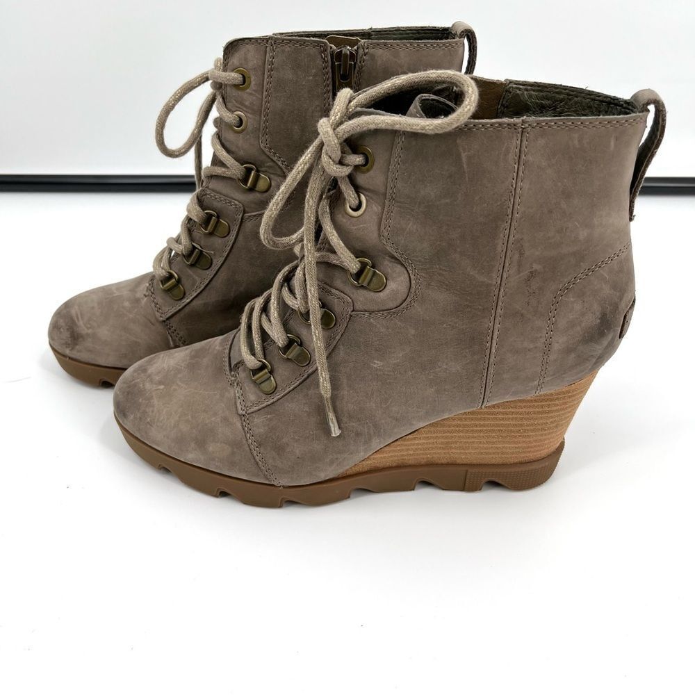 Sorel women’s Joan uptown lace up waterproof wedge gray bootie size 11